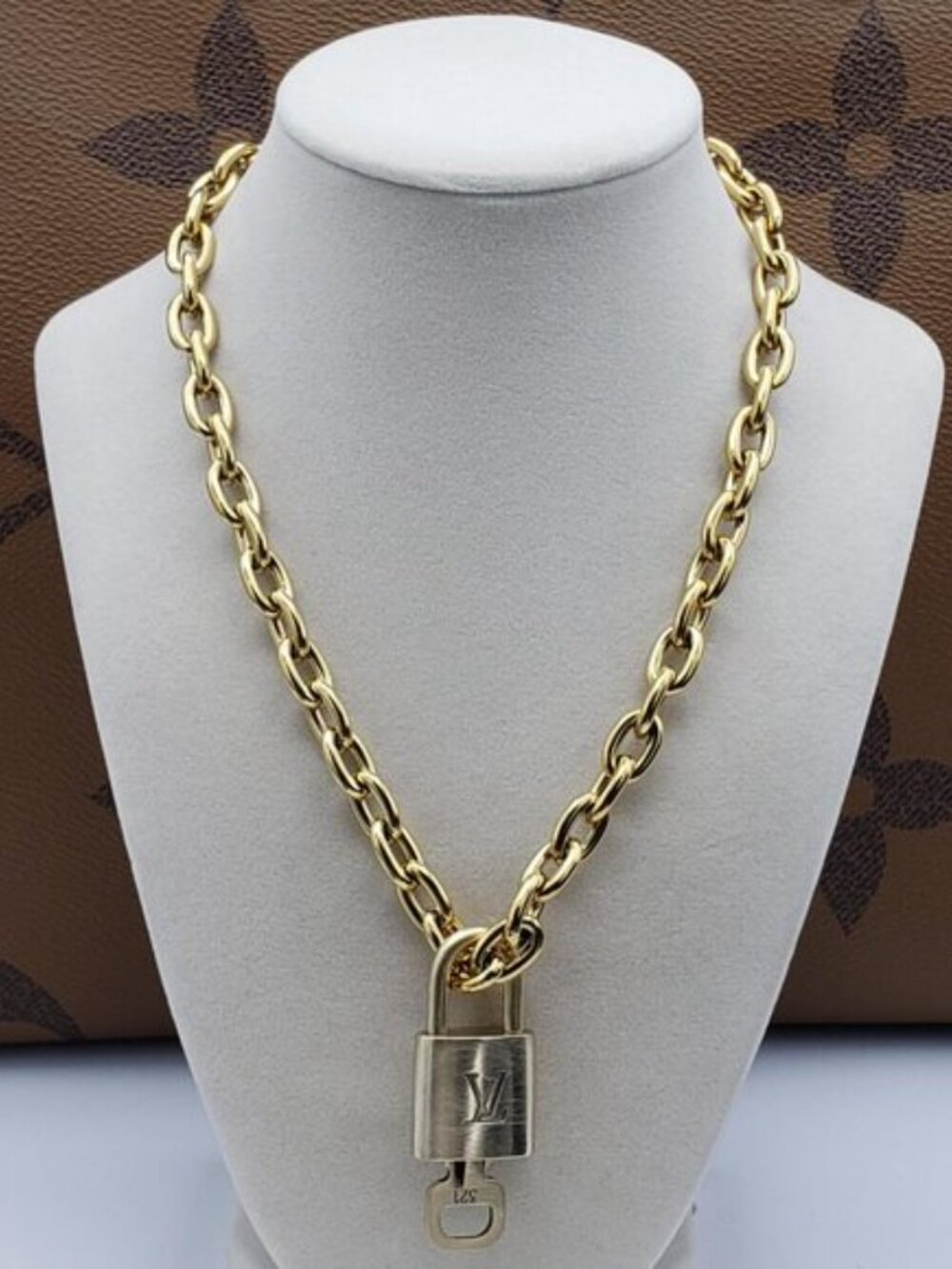 18K Gold-Plated Necklace with Authentic Louis Vuitton Padlock - Picture 2 of 12
